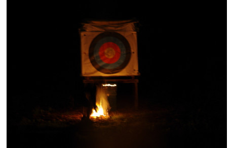 Tir de nuit et passage de flèche